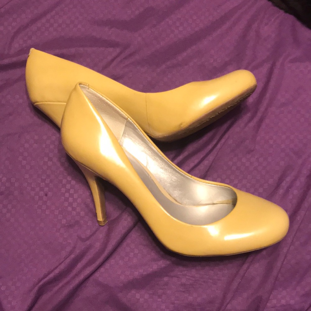 Jessica Simpson size 9 heels